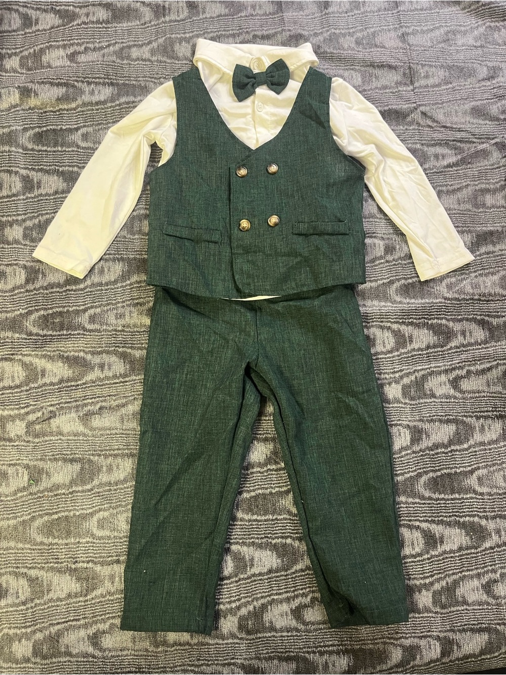 Boys Green Dress Vest and Pants Set with Bow Tie 2-3 years